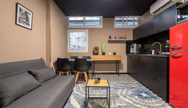 Haifa Urban 2 Room Suite by Shay’s Urban Apartments in Haifa