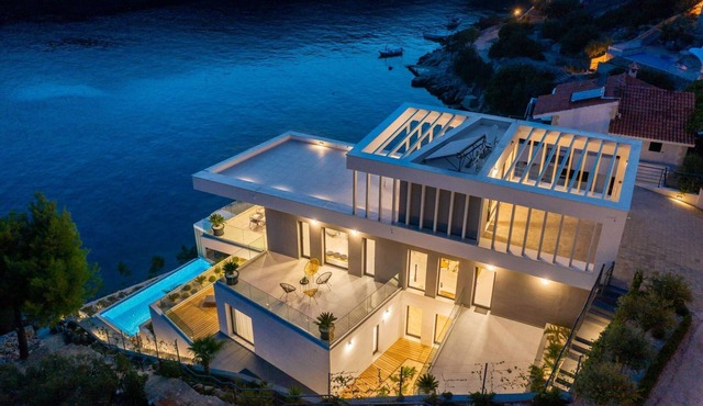 Haus in Vinišće mit Außenterrasse by Interhome in Vinišće