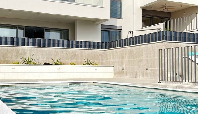 Hedonist Gold-Luxury 3 bedroom apartment with Hot tub,pool, free parking, garden in Trogir