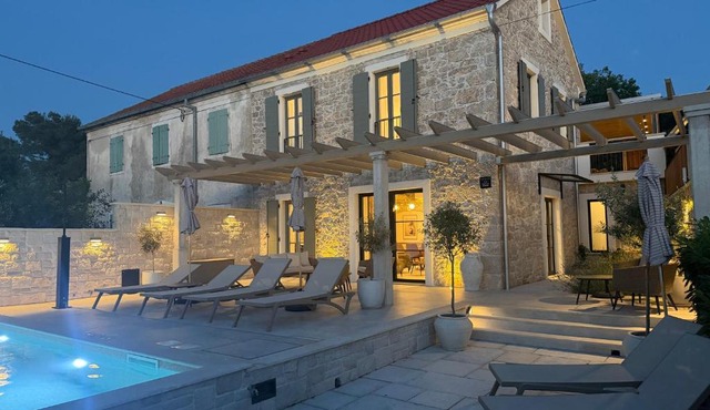 Heritage Villa Francheza-Elegant Stone villa near the Beach, Pašman Island , Ugrinić