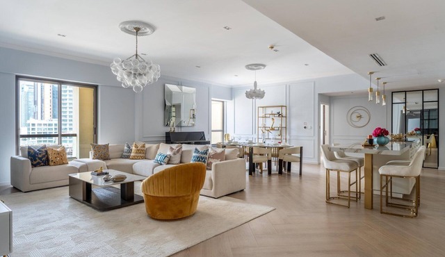 High-End Designer Stay l 4 Bed + Maids Room l JBR in Dubai