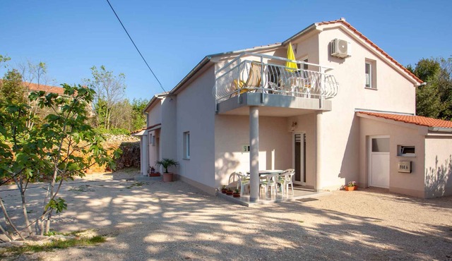 Holiday apartment with air conditioning and terrace