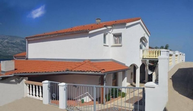Holiday Apartment 2 in Vinjerac