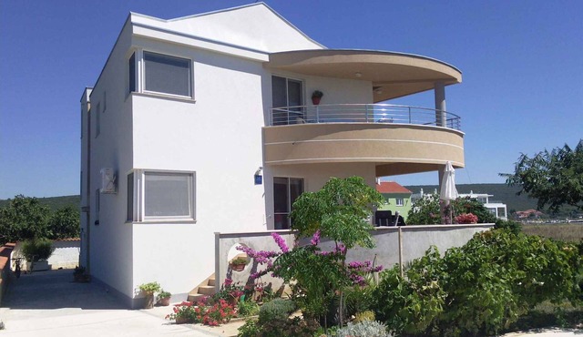 Holiday apartment 50 m to the Adriatic in Sukosan