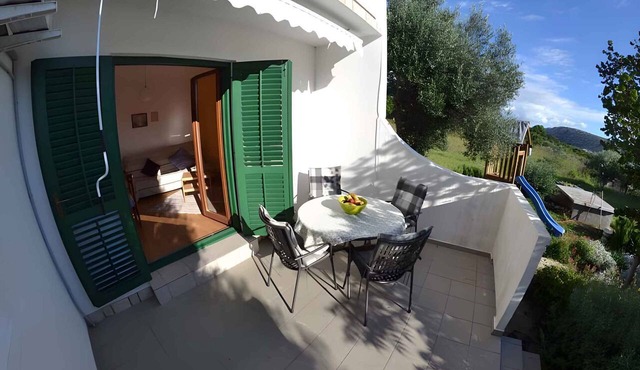Holiday apartment 70 m from the sea