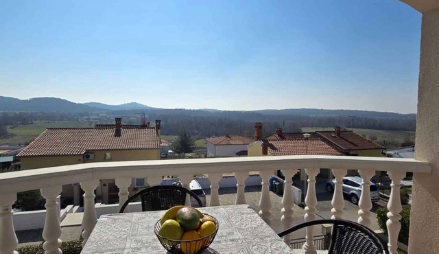 Holiday apartment mit Terrasse in Musalež