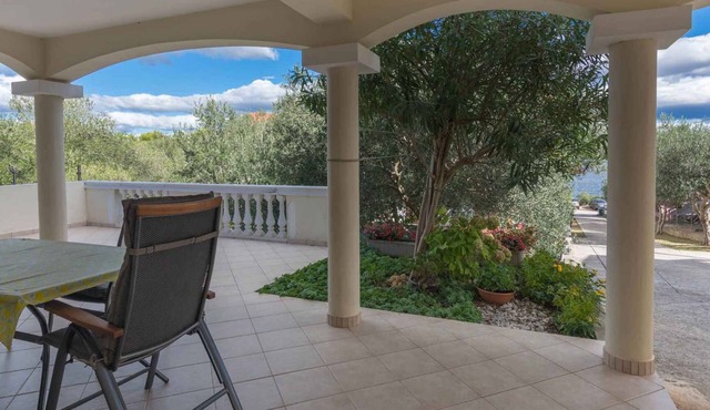 Holiday apartment near the beach in Tkon
