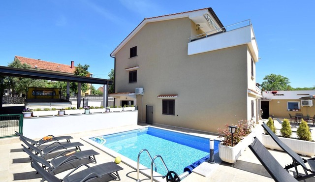 Holiday apartment on the 2nd floor with pool