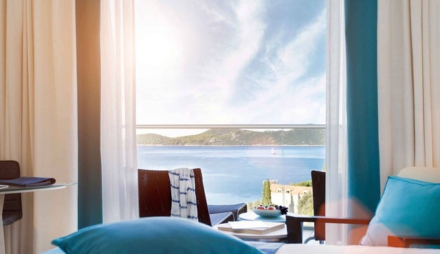 Holiday apartment with air conditioning and pool