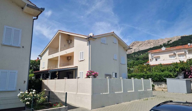 Holiday apartment with air conditioning and Wi-Fi