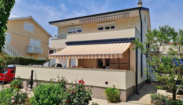 Holiday apartment with balcony and air conditioning in Dobrinj