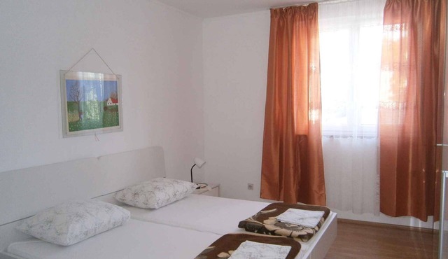 Holiday apartment with terrace, only 30m from the sea