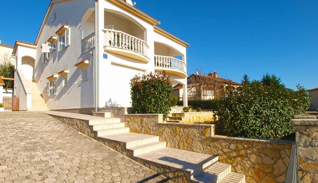 Holiday apartment with parking