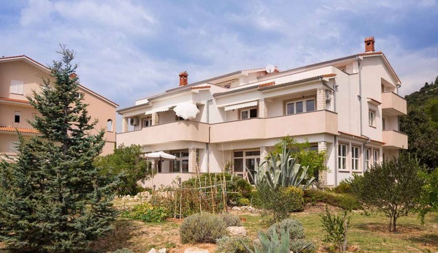 Holiday apartment with sea view and internet