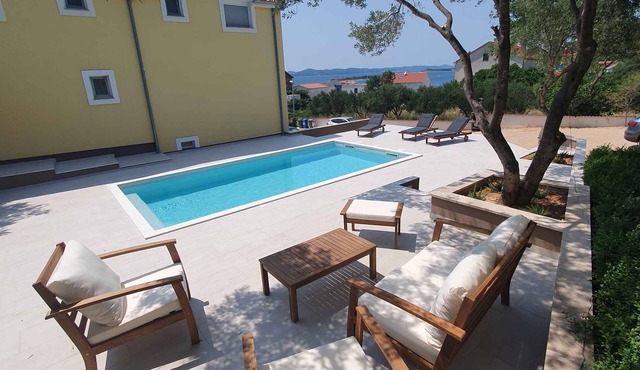 Holiday apartment with sea view in Drage