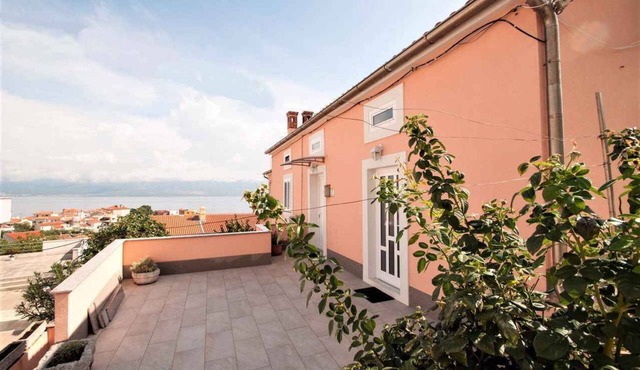 Holiday apartment with wonderful sea views