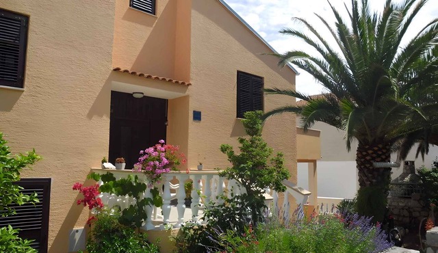 Holiday flat with sea view in Mali Lošinj