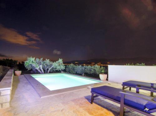 Holiday Home Bliss - Holiday Home with Outdoor Pool and Sea View ST in Splitska