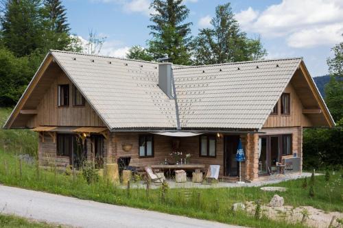 Holiday Home- Mountain Lodge Gorjuše Pokljuka Bohinj in Koprivnik v Bohinju