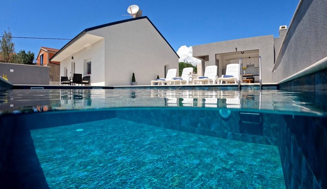Holiday Home Maslenica with Heated Private Pool