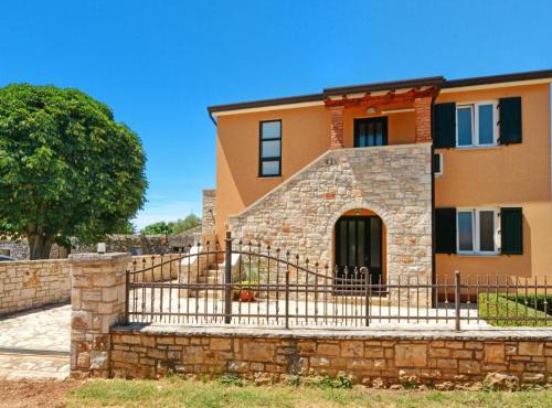 Holiday Home Petrovic by Interhome