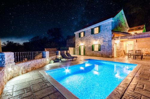 Holiday Home Rustic in Duće