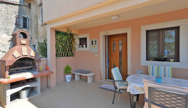 Holiday home with a/c in Sošići