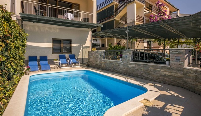 Holiday house with a swimming pool Podstrana, Split (K-7539) in Podstrana