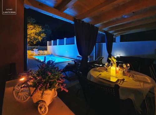 Home LANTERNA ONE - Split, Solin with a heated pool in Solin