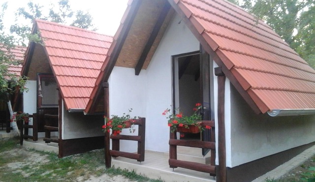 Homerez - Beautiful bungalow with garden and terrace in Kutina