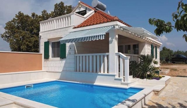 Homerez - Charming Villa in Pučišća with Private Pool