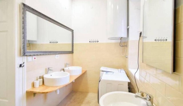 Hostel L&G, Pula: Double Room with Ocean View