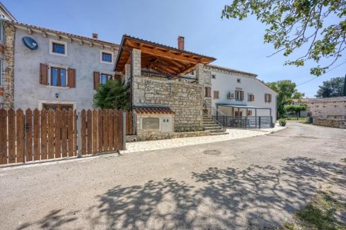 House Milka with Whirlpool and Sauna in Kloštar