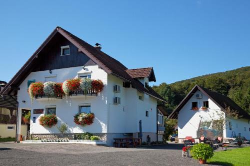 House Pox 2 in Plitvička Jezera