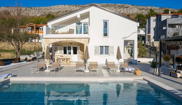 Family Holiday Home in Tugare in Splitsko-dalmatinska županija