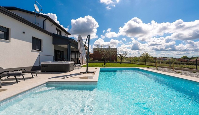 Impressive villa with sauna, private pool, whirlpool, panoramic sea view