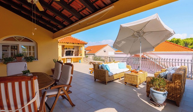 "Irresistible Charm Awaits: A Dream Home Just Steps from the Sea!"