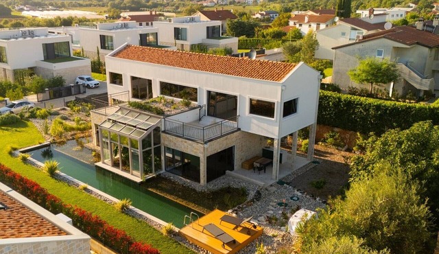 Istra Madre Botanical Retreat near Poreč with Natural Pool & BBQ