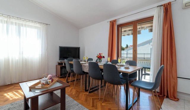 IVAN 1 with 5 bedrooms and 4 bathrooms, for up to 11 persons in Kaštela