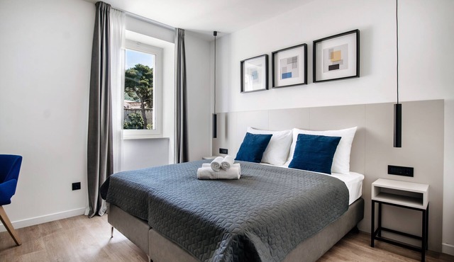 Kala Luxury rooms by DuHomes