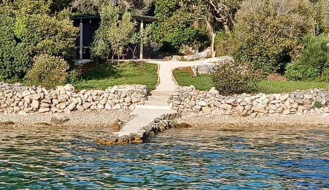 Kućica s molom in Veli Iž