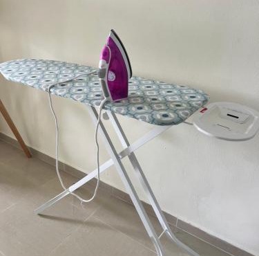 Lake View 1BR Apt Balcony & Near DMCC Metro in Dubai