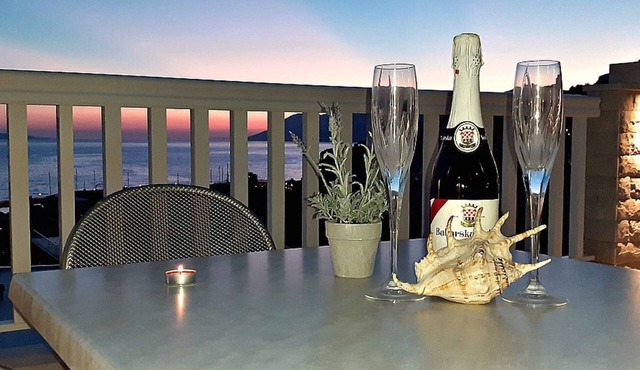 Large fantastic sea view terrace and local panorama - 3 minutes walk to the beach