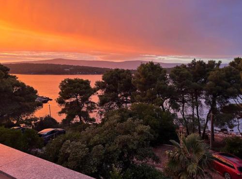 Lazaneo Seafront Apartments, Jelsa Hvar in Jelsa