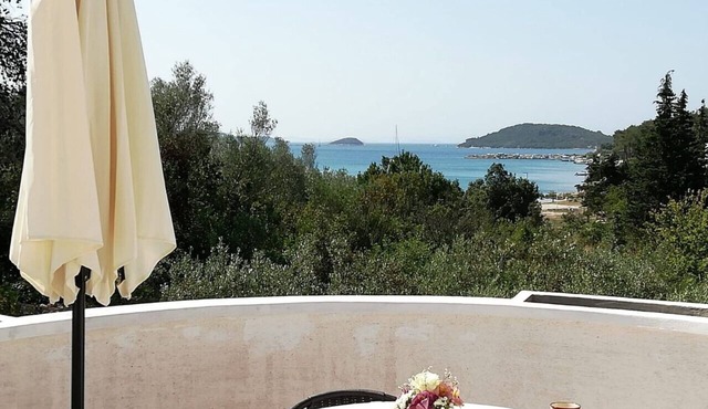 Longin Lamljana- Two bedroom apartment with seaview balcony