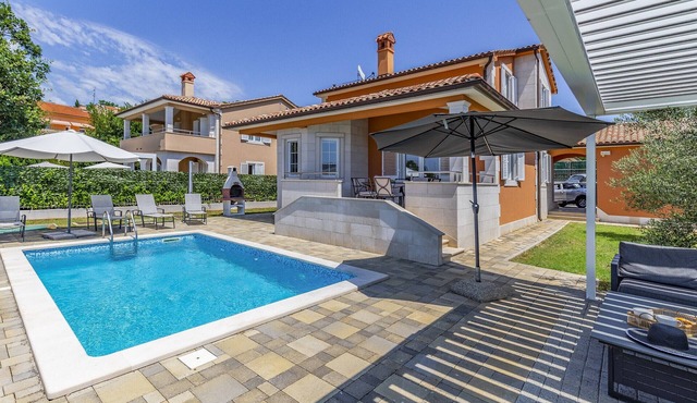 Lotus Elite Villa with Pool & Jacuzzi 4
