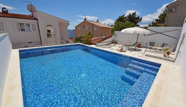 Lovely apartment for 2 people with pool, WIFI, A/C, TV, terrace and pets allowed