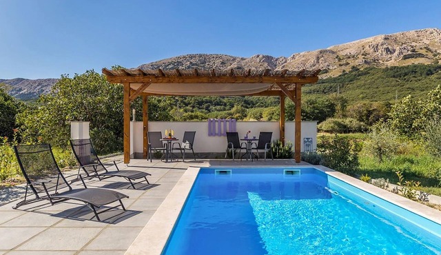 Lovely apartment in Baska with WiFi