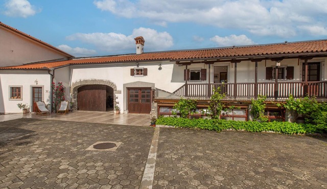 Lovely apartment in Divaca with WiFi in Divaca