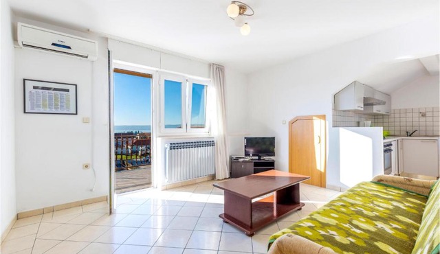 Lovely Apartment In Kastel Luksic in Kaštela